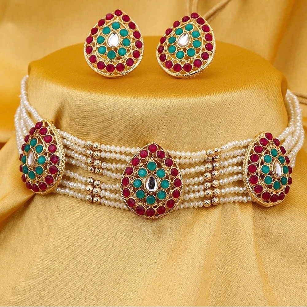 Necklace with studs